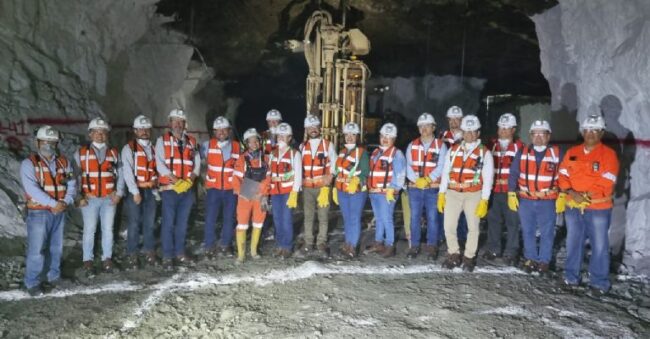 Funcionarios de Durango visitan mina de Peñoles | Foto: Beatriz Mondragon