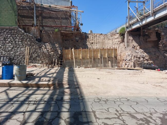 Siguen las reparaciones en la prolongación Comonfort por Peñoles y A. Torreón