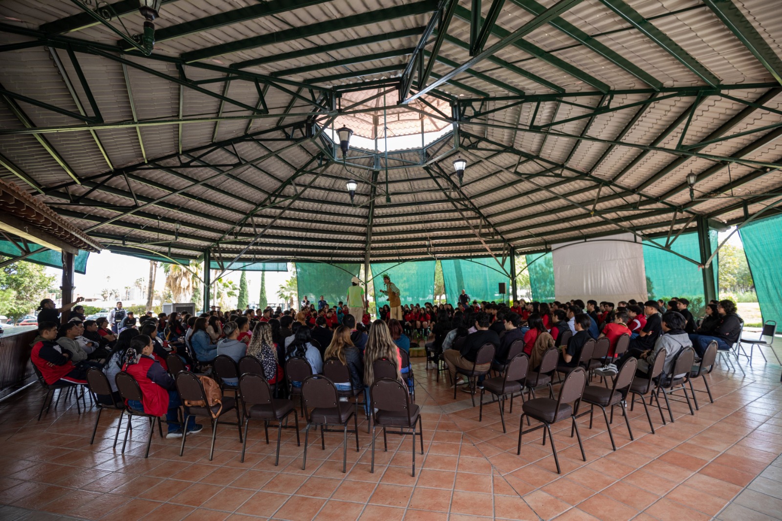 Minera Peñoles ofrece panel vocacional a jóvenes