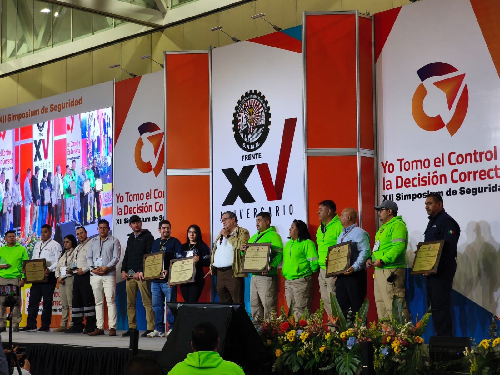 Simposium de Seguridad: La seguridad primero Simposium de Seguridad: La seguridad primero