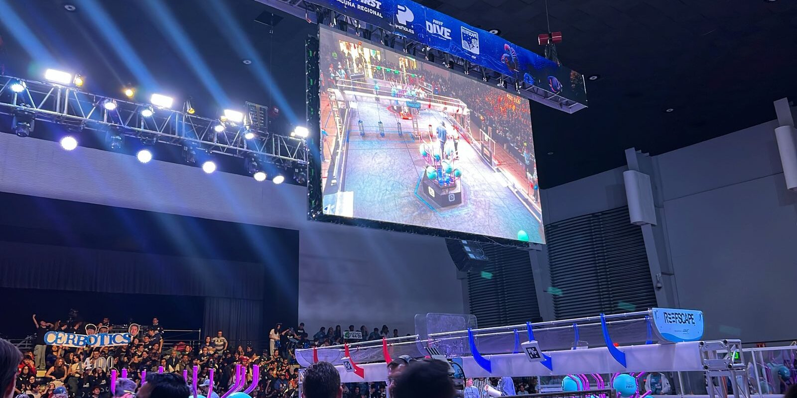 Peñoles apoya a 7 mil jóvenes en competencias de robótica