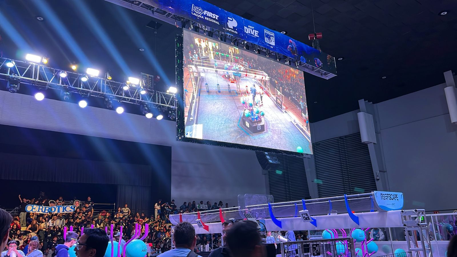 Peñoles apoya a 7 mil jóvenes en competencias de robótica Peñoles apoya a 7 mil jóvenes en competencias de robótica