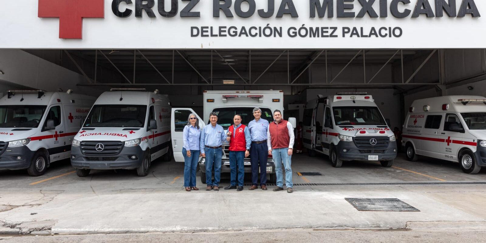 Minera Peñoles dona ambulancia en Gómez Palacio