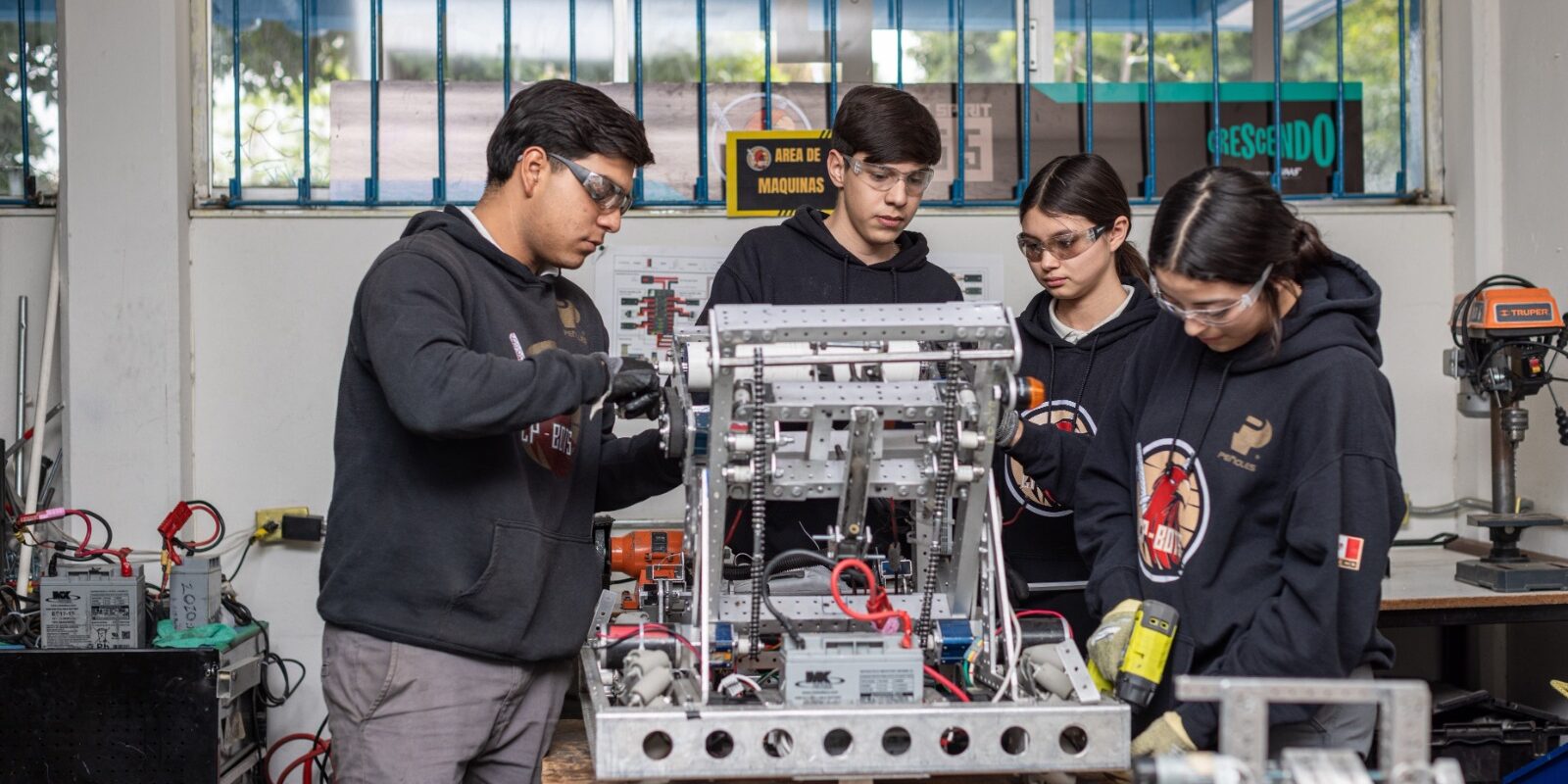 Industrias Peñoles y el futuro de la juventud mexicana