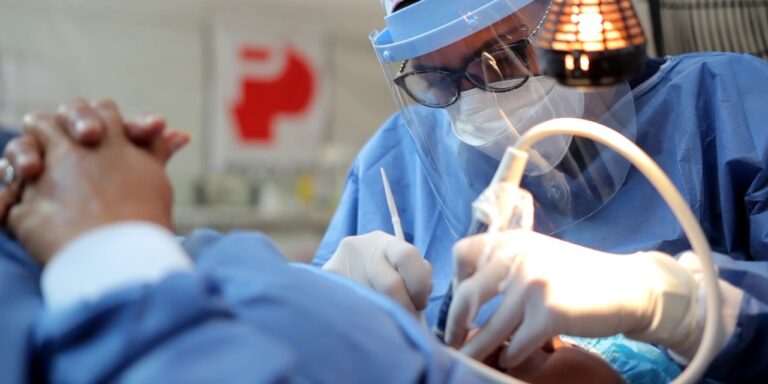 Bienestar comunitario y salud de Peñoles en Velardeña